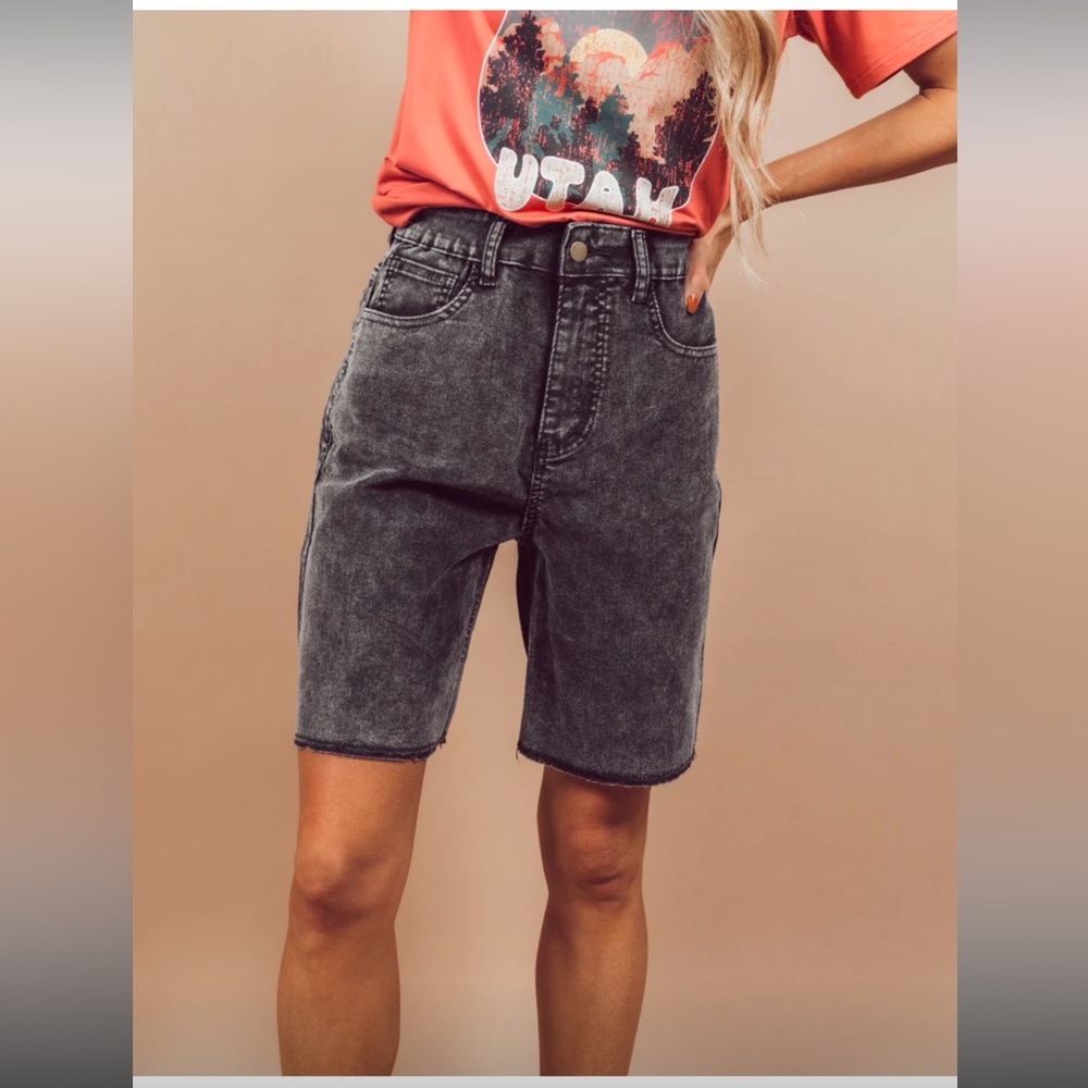 Lightly used✨ bermuda shorts